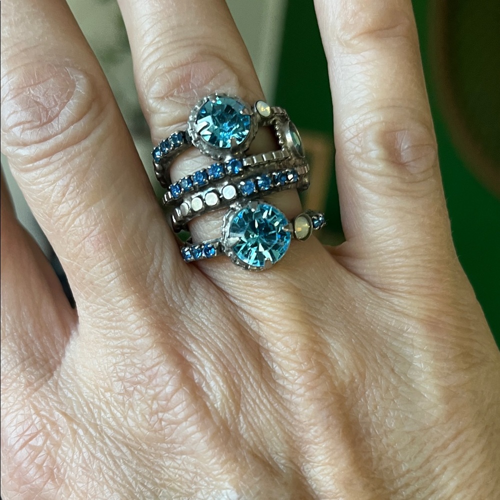 Elegant Blue and Silver Women's Ring